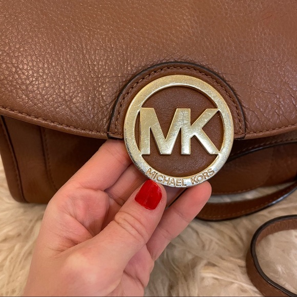 Michael Kors Margo Leather Messenger Crossbody Bag - Picture 5 of 10